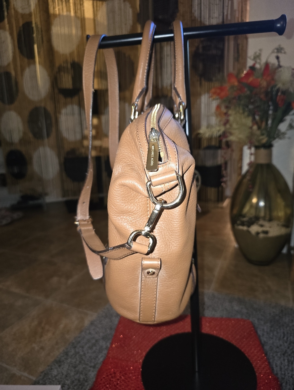 👜MK Michael Kors Pebbled Leather Satchel with MK Charm In Preloved Condition - Picture 5 of 10